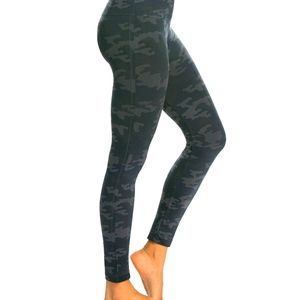 Spanx Look At Me Now Seamless Leggings